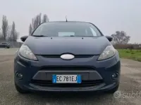 Usata Ford Fiesta Titanium 82 CV (60 kW) 2010 Bluazzurro Berlina