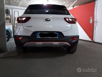 Usata Kia Stonic 100 CV (73 kW) 2020 Bianco SUV