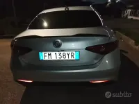 Usata Alfa Romeo Giulia 180 CV (132 kW) 2017 Grigio Berlina