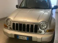 Usata Jeep Cherokee 163 CV (119 kW) 2006 Grigio SUV