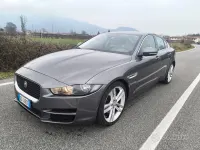 Usata Jaguar XE 180 CV (132 kW) 2015 Grigio Berlina