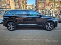 Usata Peugeot 5008 Allure 131 CV (96 kW) 2022 Nero SUV