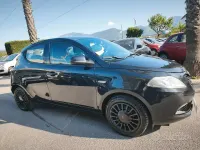 Usado Lancia Ypsilon 69 HP (50 kW) 2015 Preto Citadino