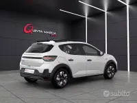 Nuevo Dacia Sandero Stepway 101 CV (74 kW) 2026 Blanco Berlina
