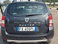 Usata Dacia Duster Lauréate 109 CV (80 kW) 2015 Grigio SUV