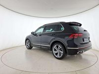 Usata VW Tiguan R-line 150 CV (110 kW) 2022 Deep black perlato SUV
