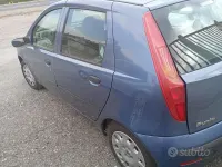 Usata Fiat Punto 60 CV (44 kW) 2003 Bluazzurro Utilitaria