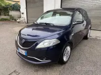 Usata Lancia Ypsilon Silver 69 CV (50 kW) 2017 Blu Utilitaria