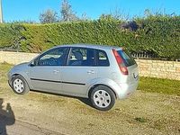 Usata Ford Fiesta 68 CV (50 kW) 2005 Grigio Utilitaria