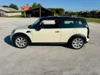 Usata Mini Cooper D 109 CV (80 kW) 2010 Bianco Utilitaria