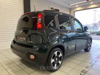 Usata Fiat Panda Cross Cross 69 CV (50 kW) 2025 Verde foresta Utilitaria