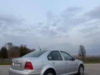 Używany VW Bora Trendline 105 KM (77 kW) 2001 Szary Sedan/Limuzyna