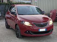 Usata Lancia Ypsilon Gold 70 CV (51 kW) 2022 Rosso Utilitaria