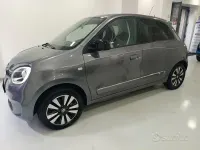 Usata Renault Twingo Techno 30 kW (42 CV) 2023 Grigio Utilitaria