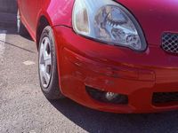 Usata Toyota Yaris Luna 86 CV (63 kW) 2005 Rosso Berlina