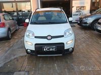 Usata Fiat Panda 4x4 S 95 CV (69 kW) 2016 Bianco pastello Utilitaria
