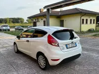 Usata Ford Fiesta 75 CV (55 kW) 2016 Bianco Utilitaria