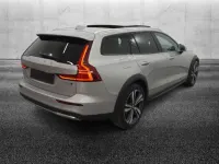 Usata Volvo V60 CC 197 CV (144 kW) 2024 Grigio Station wagon