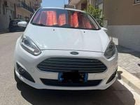 Usata Ford Fiesta Titanium 95 CV (69 kW) 2015 Bianco Utilitaria