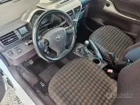 Usata Toyota iQ Sol 68 CV (50 kW) 2010 Bianco Utilitaria