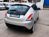 Usata Lancia Ypsilon 69 CV (50 kW) 2015 Grigio Utilitaria