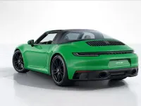 Usata Porsche 992 480 CV (353 kW) 2022 Verde metallizzato Cabrio