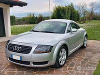 Begagnad Audi TT 225 HK (165 kW) 2001 Grå Sportkupé