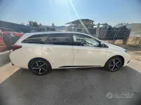 Usata Toyota Auris Touring Sports Style 99 CV (72 kW) 2017 Bianco Station wagon