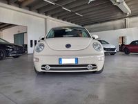 Usata VW New Beetle 75 CV (55 kW) 2005 Pastello Utilitaria