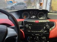 Usata Lancia Ypsilon 95 CV (69 kW) 2014 Rosso Utilitaria