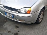 Usata Ford Fiesta 53 CV (38 kW) 2000 Grigio Utilitaria