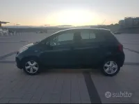 Usata Toyota Yaris 90 CV (66 kW) 2006 Verde Utilitaria