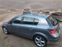 Usata Opel Astra Elegance 125 CV (91 kW) 2008 Argento Berlina