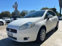 Usata Fiat Grande Punto Dynamic 65 CV (47 kW) 2008 Bianco Utilitaria