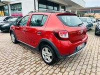 Usata Dacia Sandero 90 CV (66 kW) 2015 Rosso Berlina