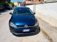Usata VW Golf VII Highline 116 CV (85 kW) 2017 Blu Utilitaria