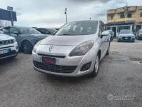 Usata Renault Scénic III Dynamique 110 CV (80 kW) 2010 Grigio Monovolume