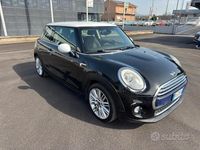 Usata Mini Cooper D 115 CV (84 kW) 2017 Viola Utilitaria