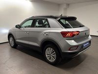 Usata VW T-Roc Life 110 CV (80 kW) 2023 Argento SUV