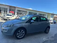 Usata Fiat Punto Lounge 105 CV (77 kW) 2012 Grigio Utilitaria