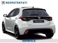 Nuova Toyota Yaris Hybrid Premium 131 CV (96 kW) 2026 Platinum pearl white Berlina
