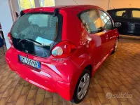Gebraucht Toyota Aygo 68 PS (50 kW) 2008 Rot Kleinwagen