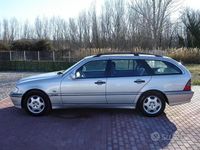 Usata Mercedes C220 Elegance 125 CV (91 kW) 2001 Grigio metallizzato Station wagon