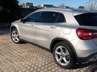 Usata Mercedes GLA200 136 CV (100 kW) 2017 Grigio SUV