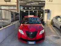 Usata Lancia Ypsilon 69 CV (50 kW) 2015 Rosso Utilitaria