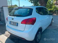 Usata Kia Venga Active 90 CV (66 kW) 2014 Bianco Utilitaria
