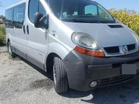 Usado Renault Traffic 100 CV (73 kW) 2005 Gris Monovolumen