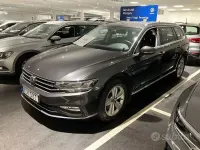 Usata VW Passat 150 CV (110 kW) 2023 Grigio Station wagon