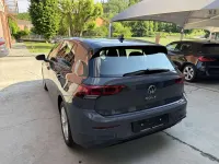 Usata VW Golf VIII Life 131 CV (96 kW) 2024 Grigio delfino Berlina