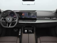 Nuova BMW 520 M Sport 197 CV (144 kW) 2026 Grigio Station wagon
